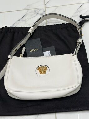 Versace White Leather Shoulder Bag vitello with Gold Medusa Plaque 1014245DVIT2T